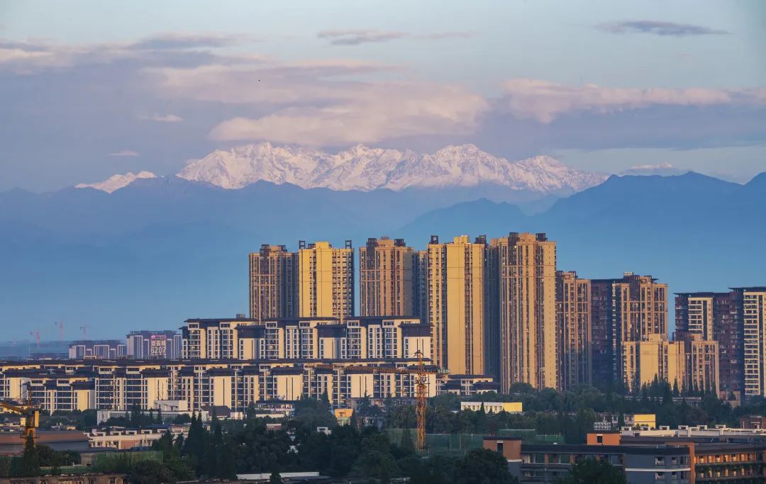 摄于蜀国鹃都《家园春意浓》杨世春摄于磨底河《郫都区中医院》摄影