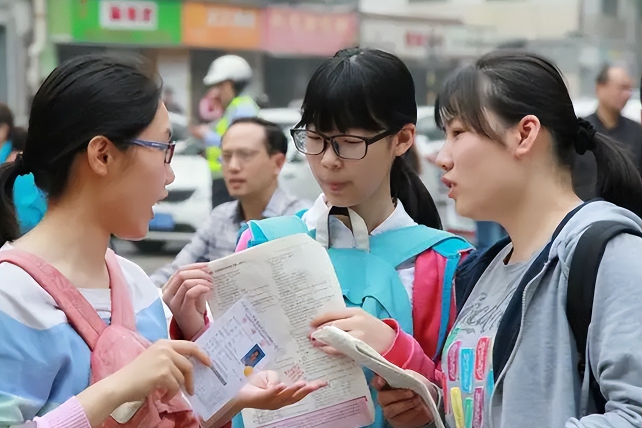 高考迎来调整，增加“身份要求”，2022届部分考生将无缘高考