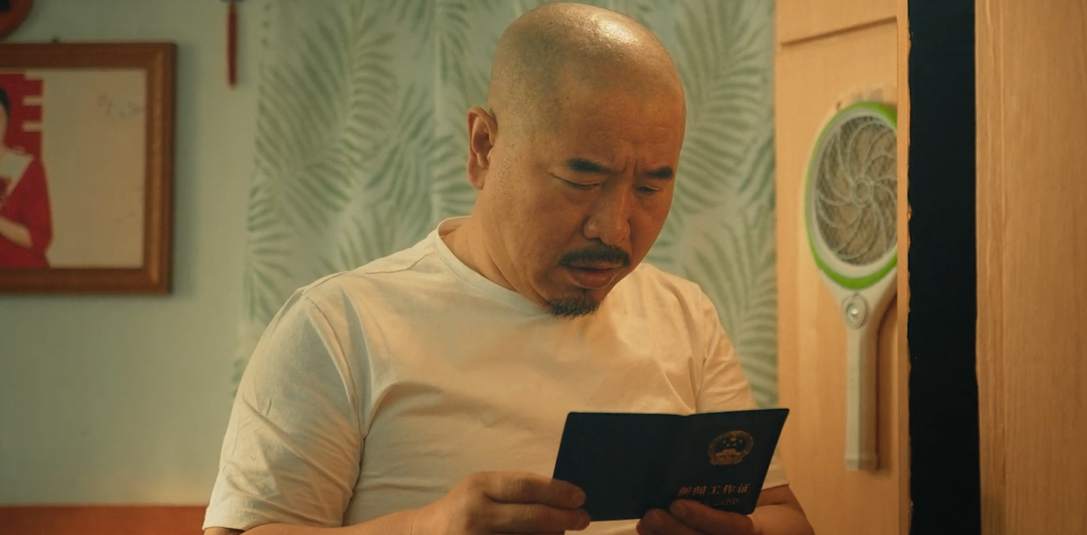 没想到，王小利一部网大能抄袭三部经典，赵本山的招牌被消耗光了