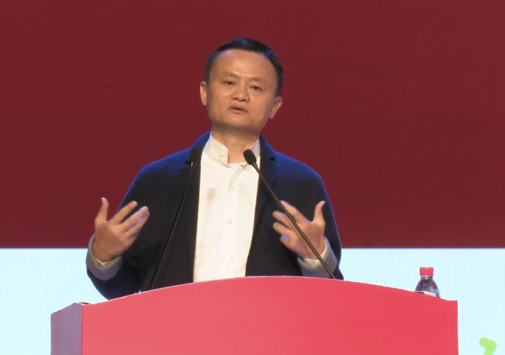 马云雕像在“废墟”中被发现？杭师大给出回应，竟然是个乌龙