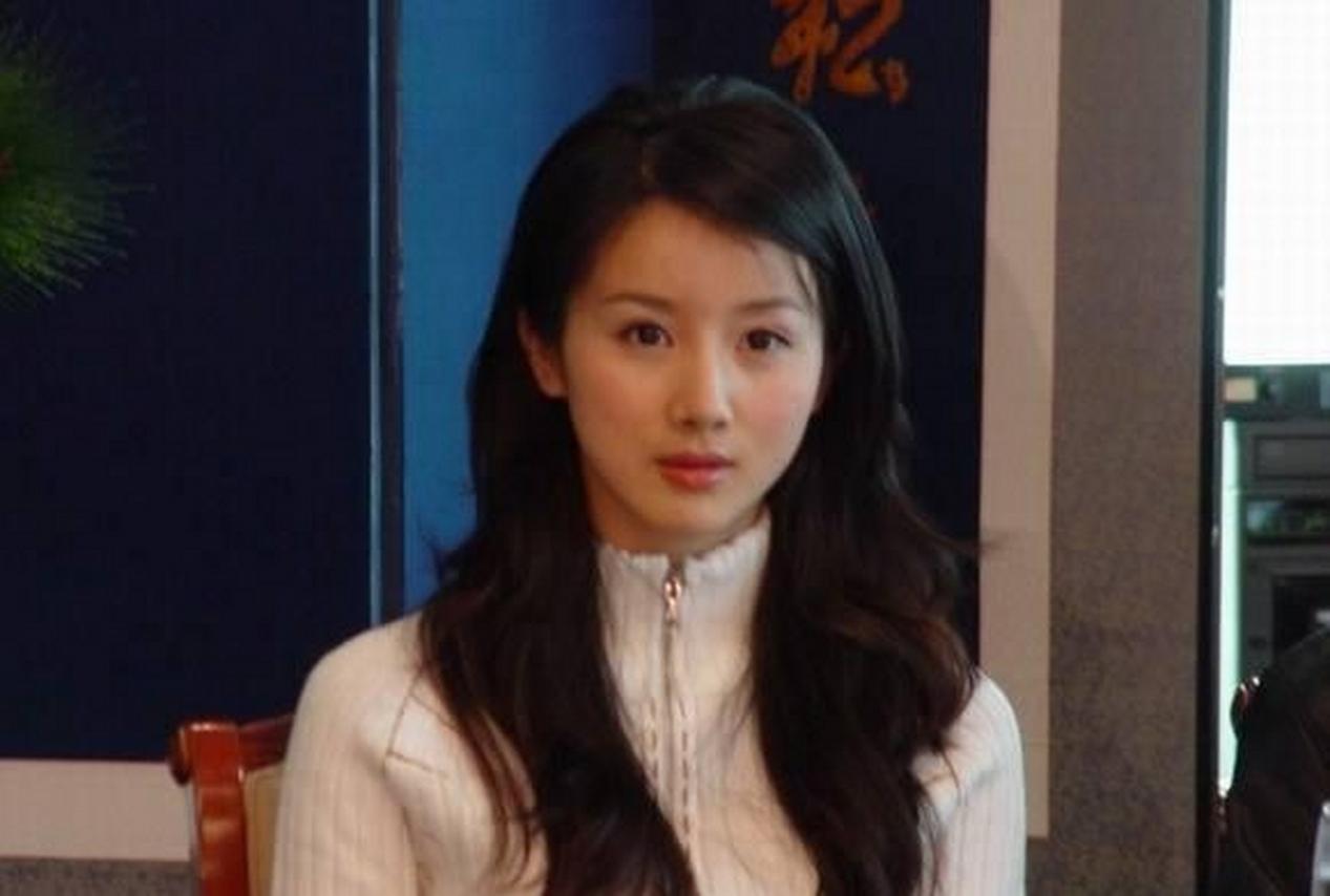 孙菲菲：被导演侄子暴打，嫁2婚联想总监，退出娱乐圈也幸福