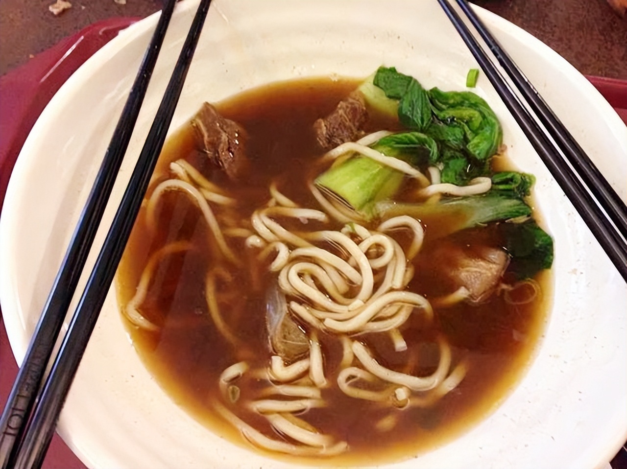 2015年四川小伙参军尿检呈阳性，后了一句话，牵出一桩食品大案