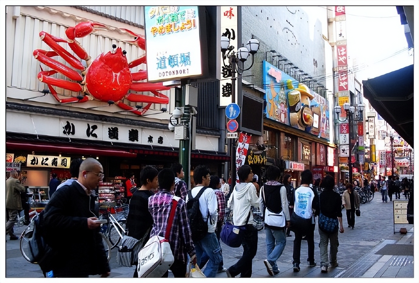 日本大阪旅游，逛“心斋桥”步行街，看大阪古城与街景