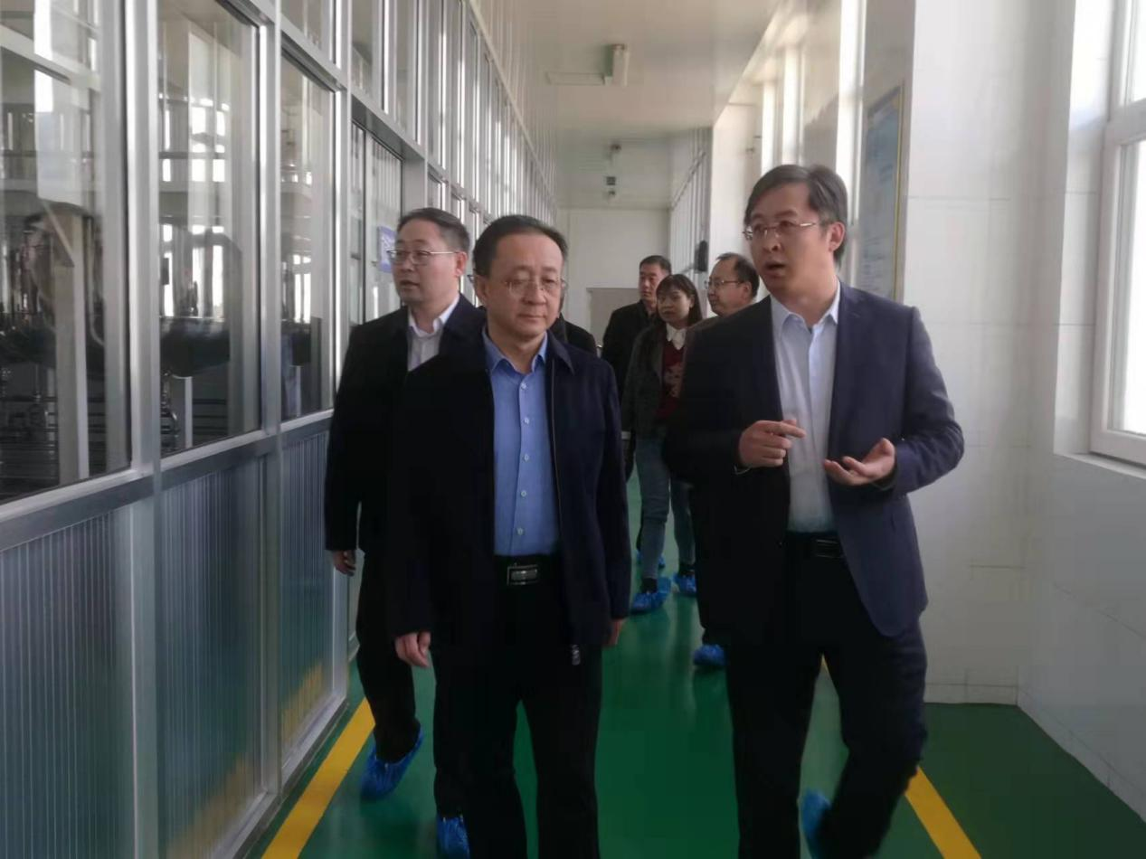 潍坊市委统战部副部长郝信富一行莅临皇尊庄园调研指导
