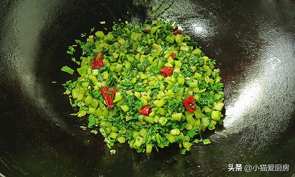 图片[9]-这道好吃刮油的“爆炒大青菜” 口味清香爽口 是不错的下饭菜-起舞食谱网