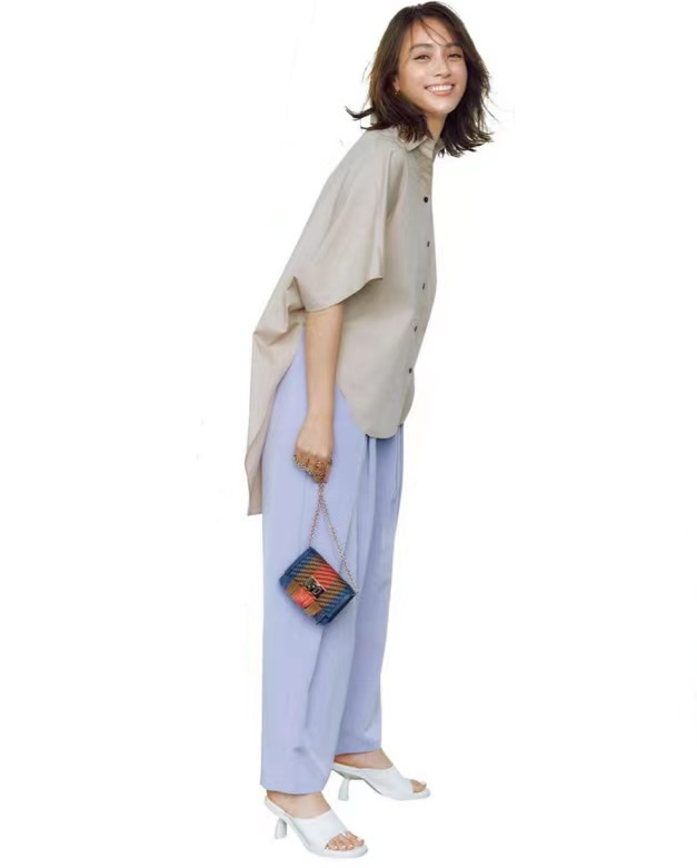 不愧是色彩王者，一穿就惊艳！6类“配色穿搭”，讲究女人最喜欢