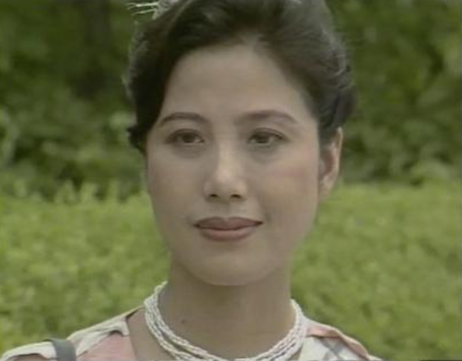 “自带苦相”的8位女星，五官凑在一起，演什么都很丧，可惜了