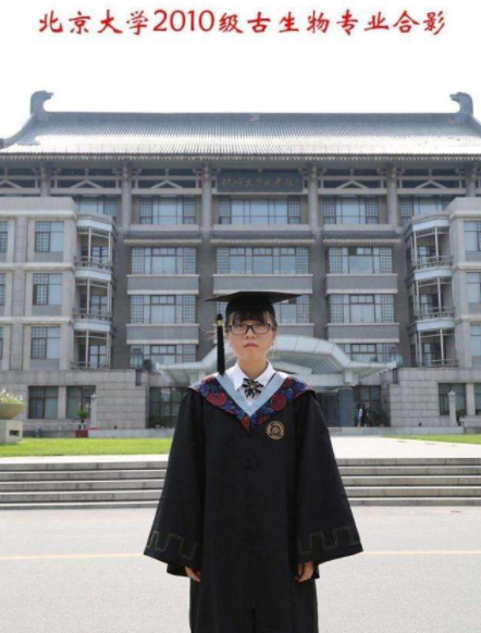 北大一专业出名了，每年招收的新生都是“独苗苗”，教授都围着转