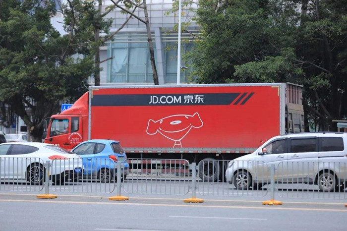 京东001号快递员金宜财：死心塌地送快递12年，刘强东给了他什么