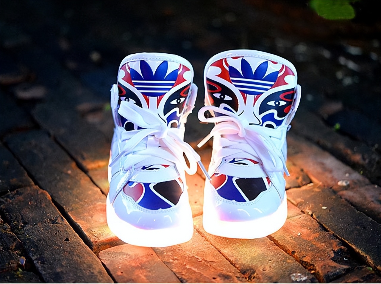 会变色的鞋子,对孩子的安全是否存在威胁?