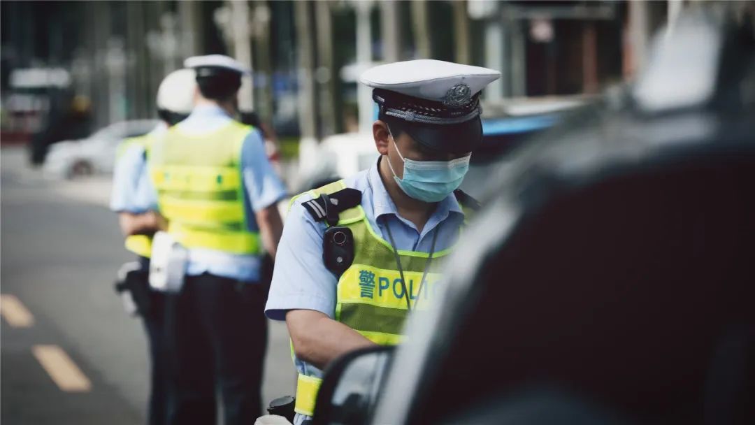 明天交警、城管联手查违停！14类交通违法全天候整治！无人机协助！