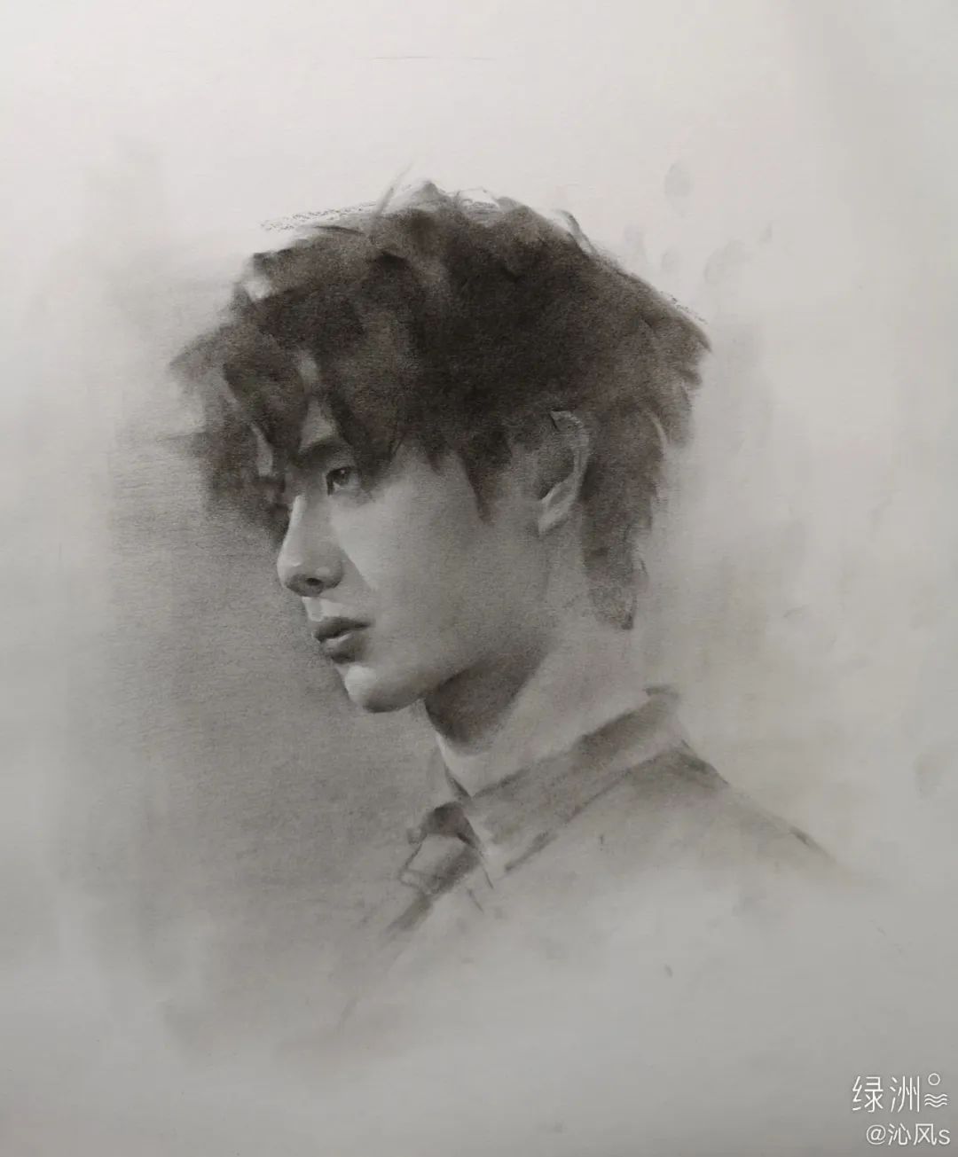画皮画骨难画魂，她用木炭把明星画活了，王一博鞠婧祎眼神看醉了