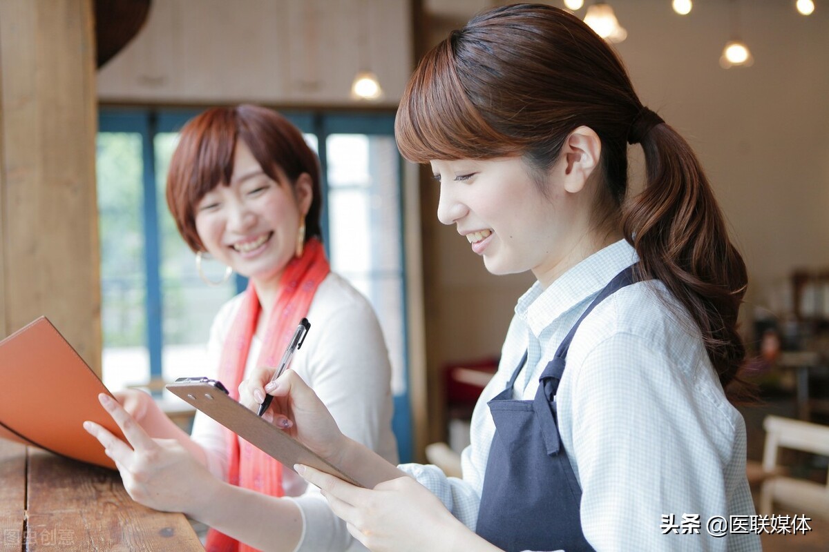 女性多少岁绝经算正常？绝经时间早，衰老也会提前？