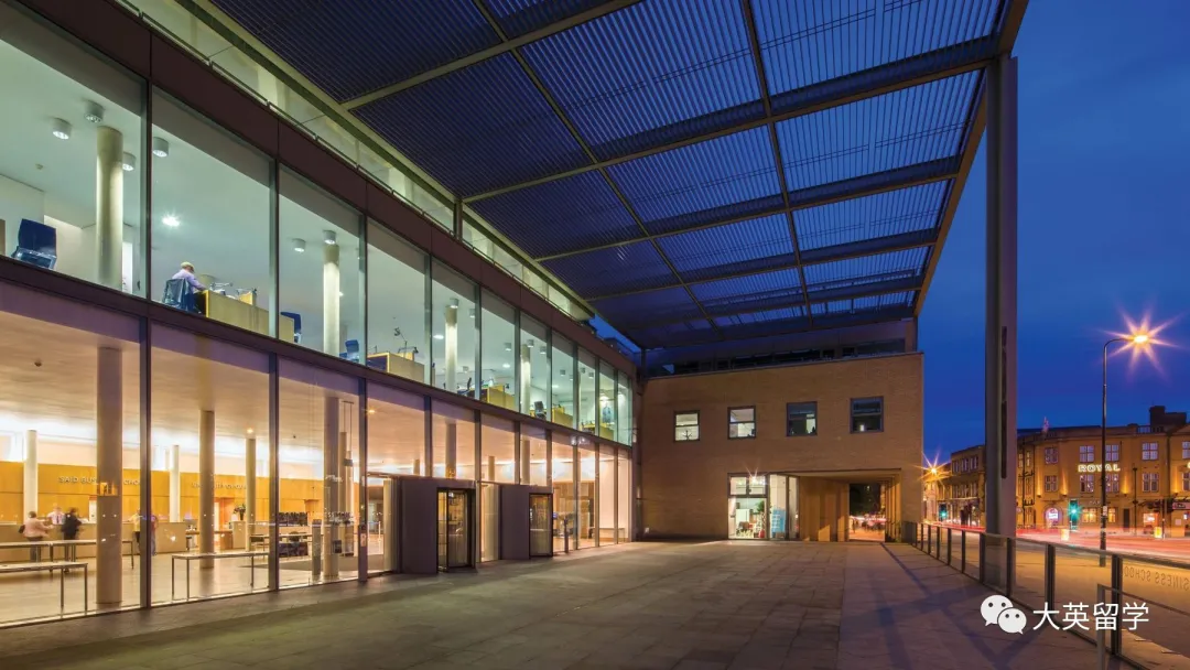 2021年欧洲商学院排名发布!英国两所学校名列前十