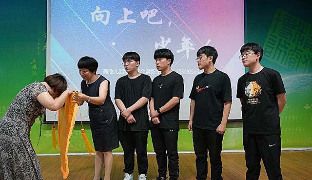 轰动一时的中国首例全男4胞胎：18年前大难不死，18年后金榜题名