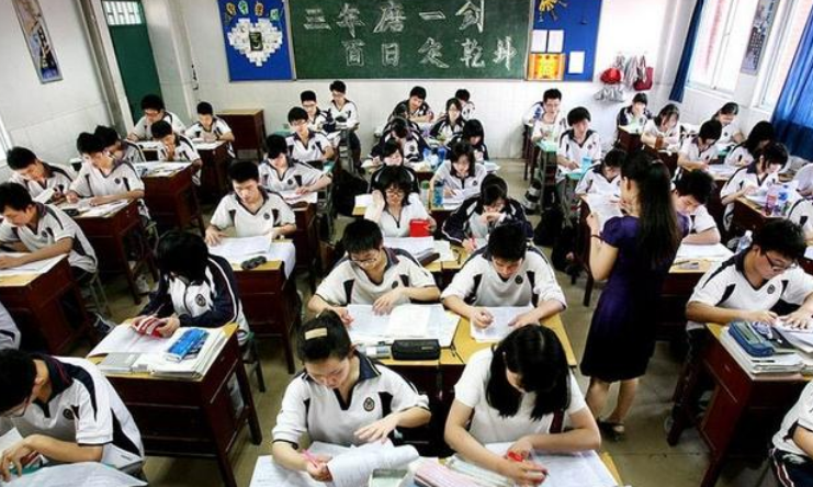 高考答题卡为何必须要用2B涂？电脑上扫描后的试卷，对比效果明显