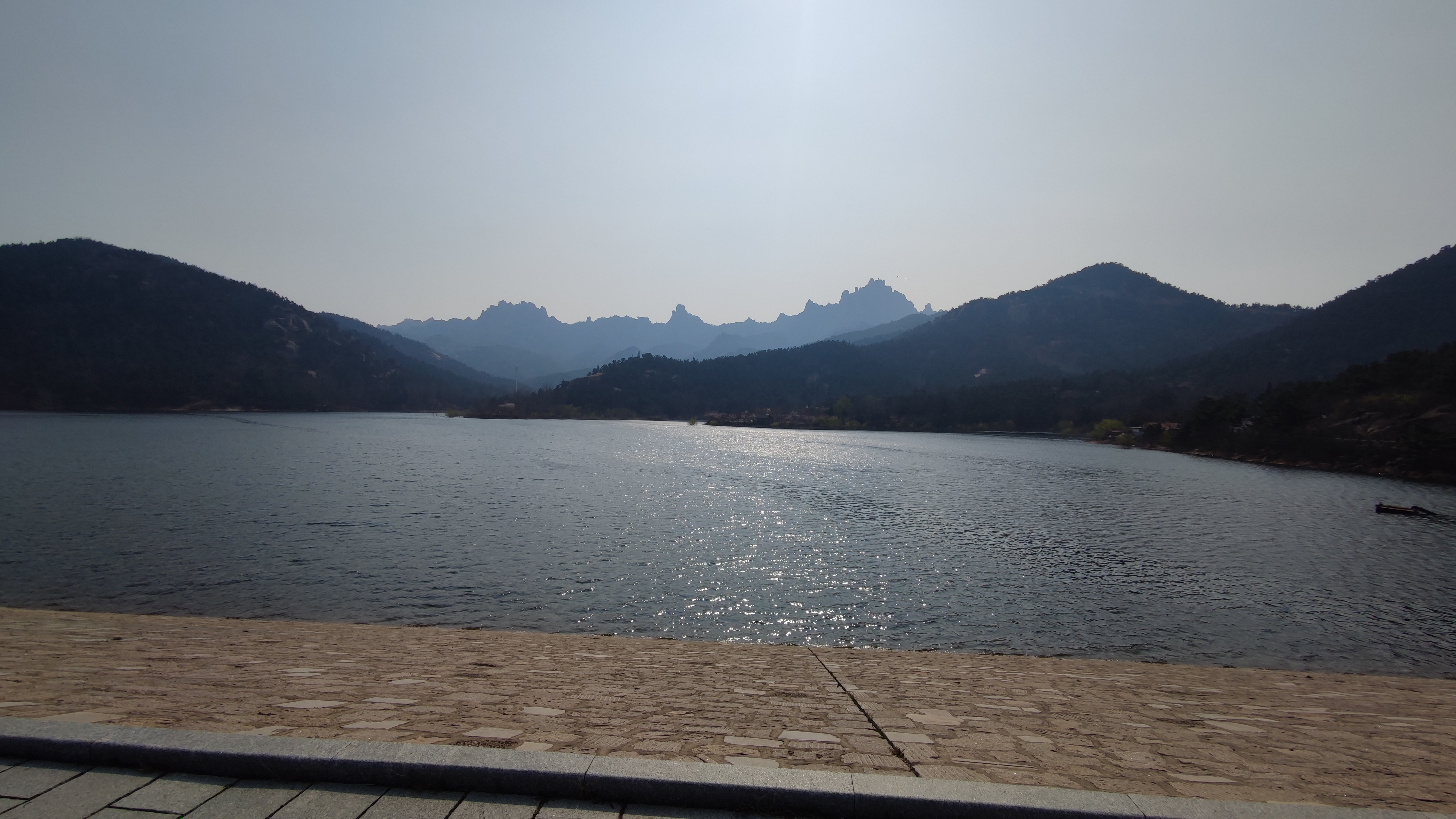 早春，大珠山探寻万亩杜鹃花开爬山游记