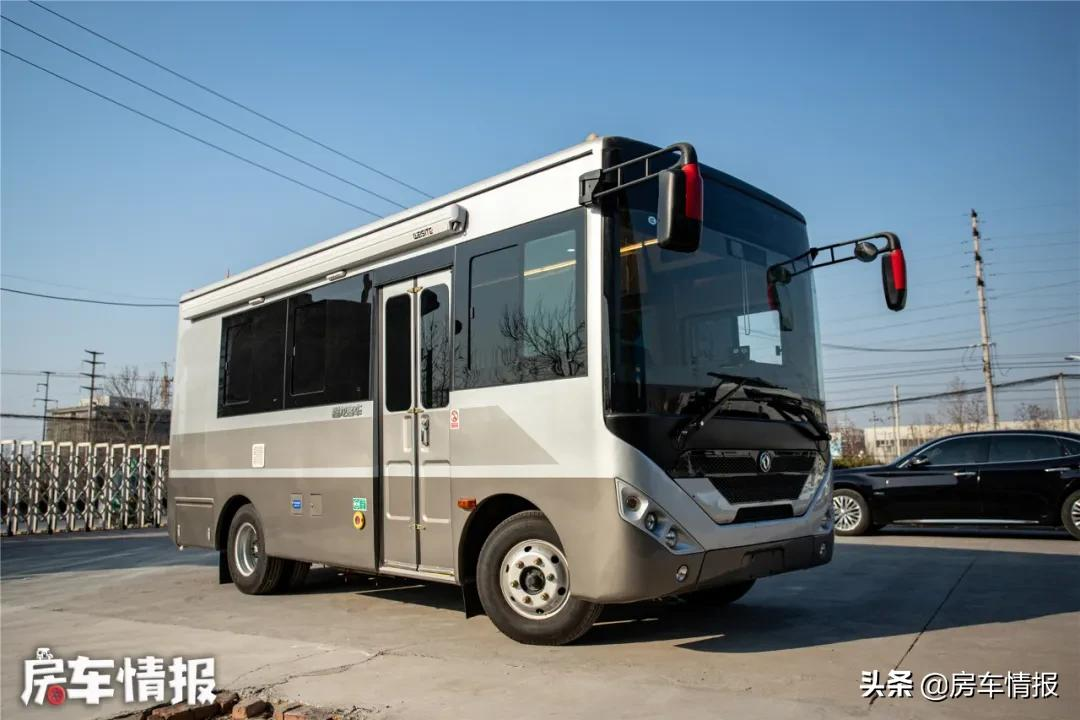 首款东风超龙巴士房车!号称同级别空间之王,20多万性价比不错