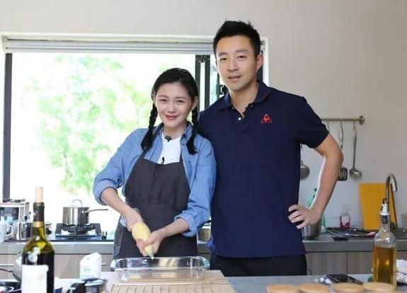 “曲终人散”的人生：大S一家忙着晒幸福，汪小菲满脸憔悴又孤单