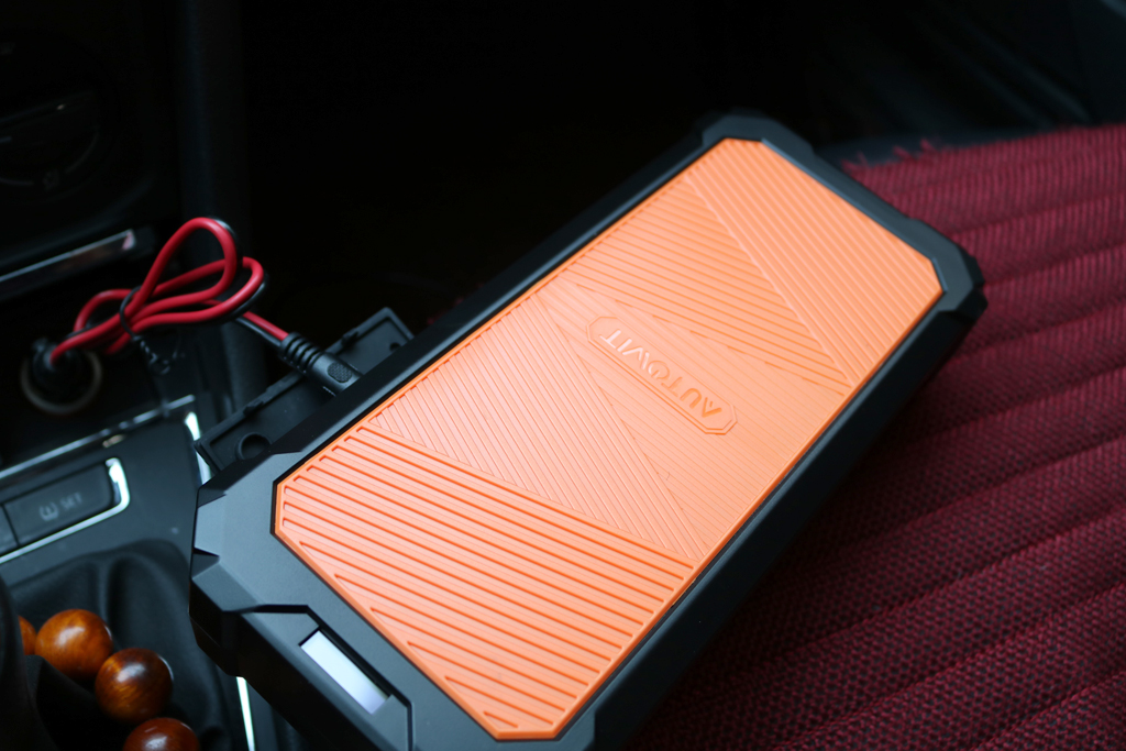 北方冬天必备 汽车电瓶强心剂—autowit超级电容汽车应急启动电源