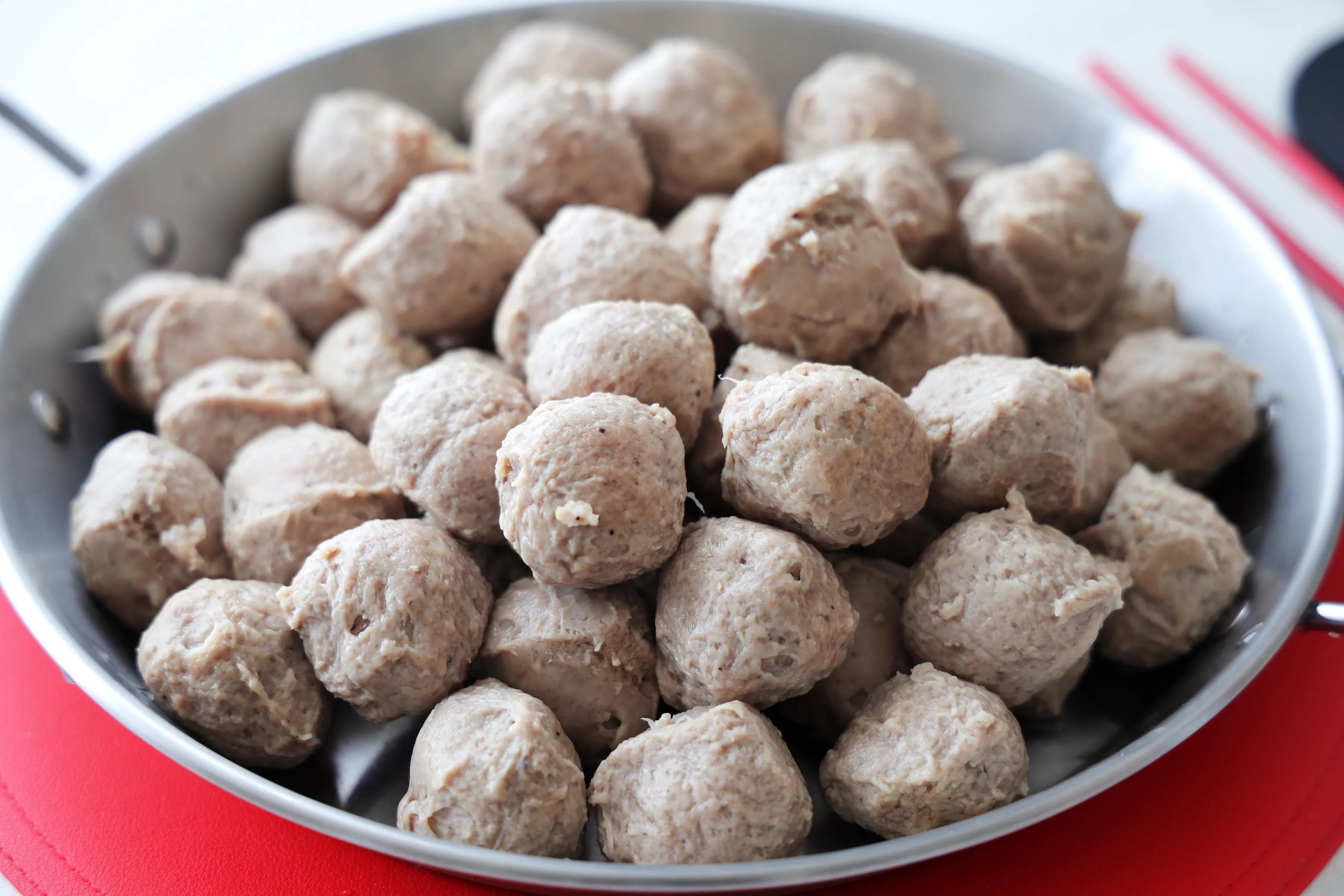 过年了，自制牛肉丸，Q弹有嚼劲，做汤涮火锅绝了，无添加更放心