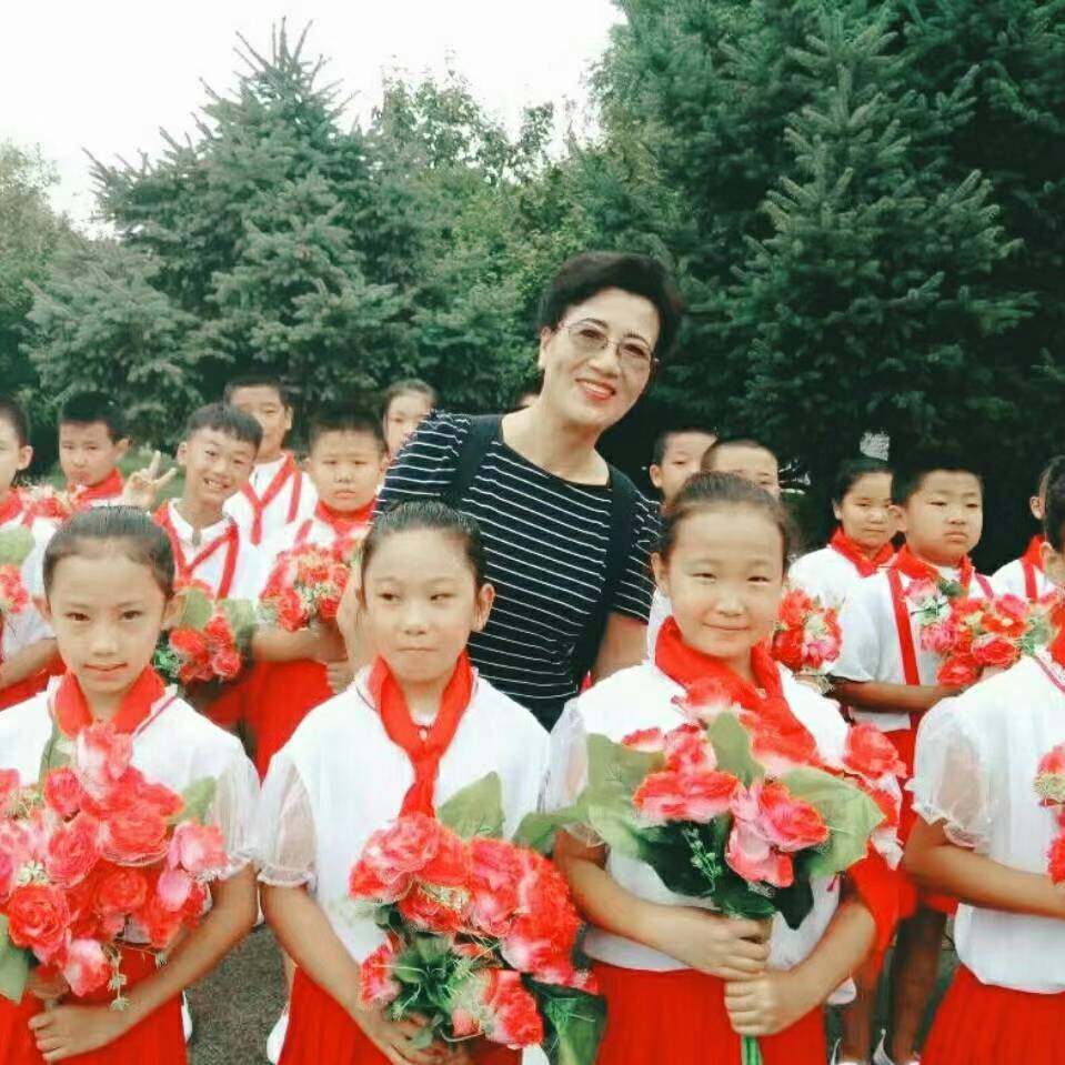 ÷  չʾ׷ĻУƷƣʵ׷澫