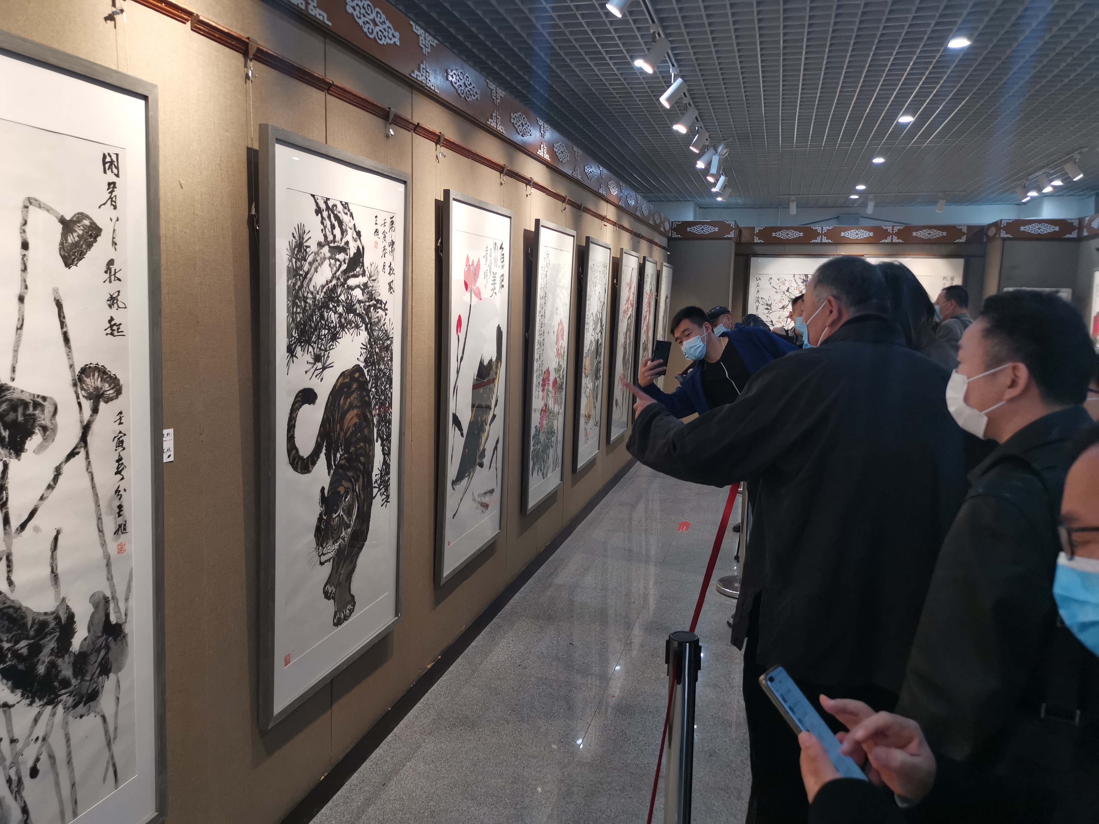 花鸟画大家邢少臣携25位得意弟子于玉渊潭公园敲开“大匠之门”