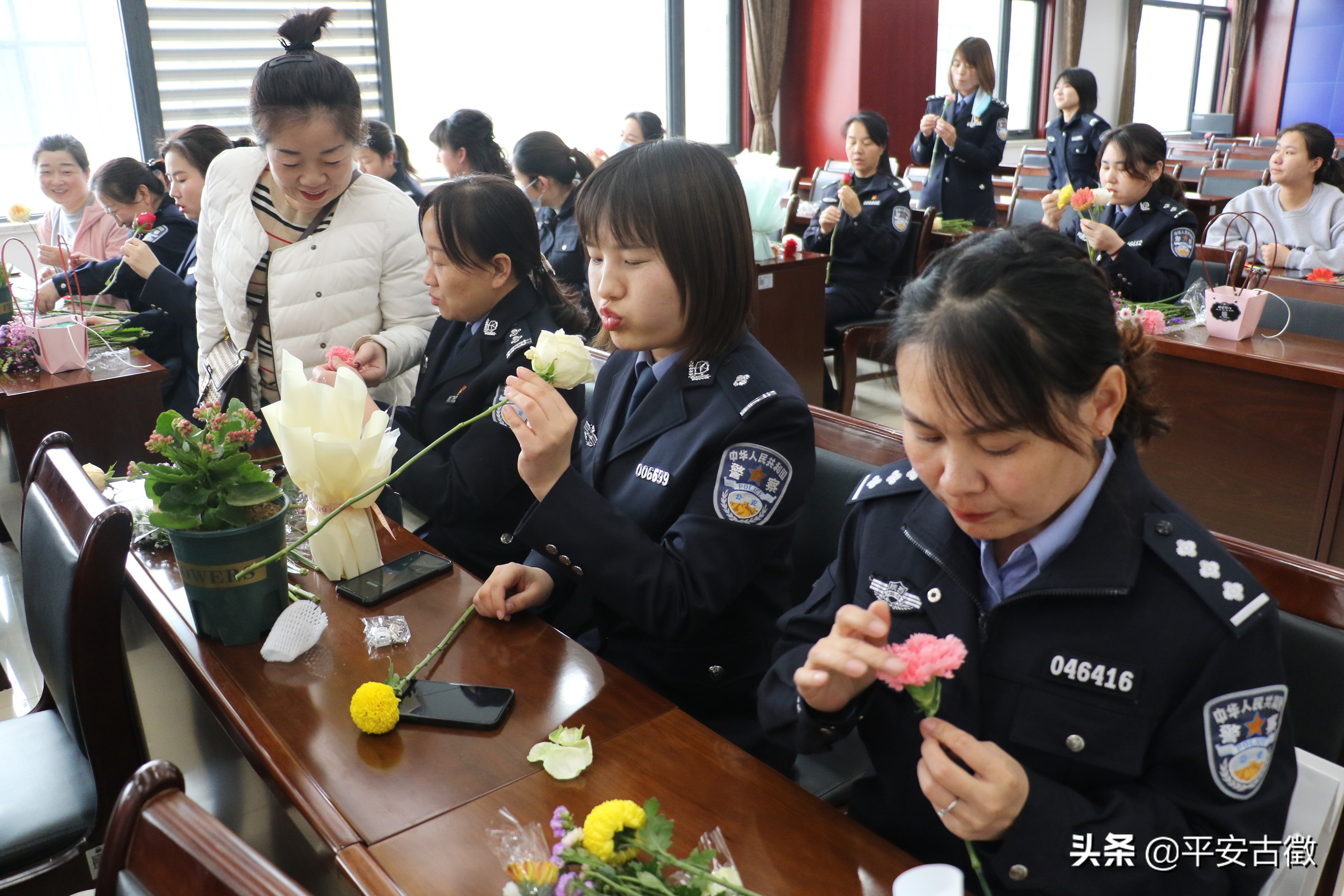 致敬平凡岗位上的她丨警营女神节，一个比一个更精彩