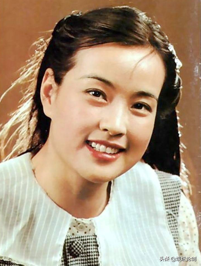 谢娜生娃写本书，刘晓庆离婚写本书，大衣哥小学没毕业还写自传