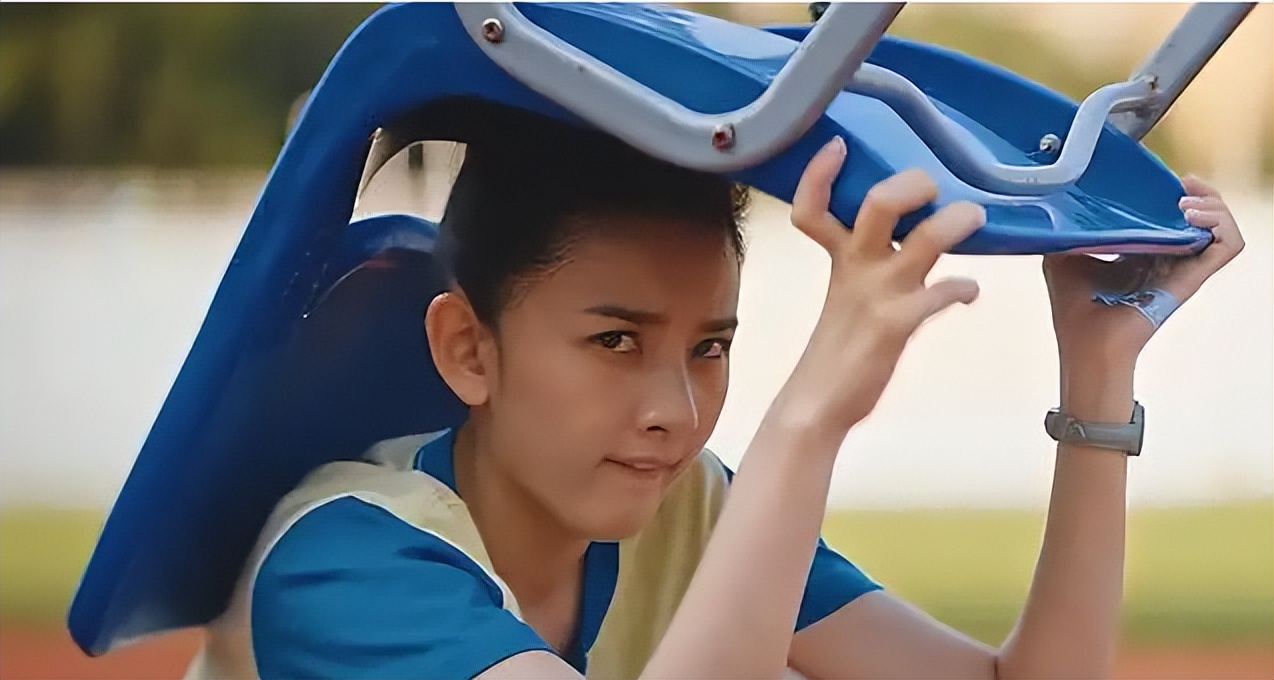 同样是演学生，把张柏芝、赵丽颖和吴倩放在一起，美得各有千秋