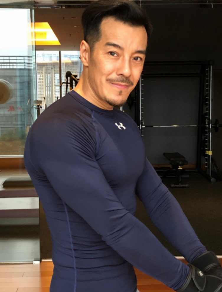 海一天：二婚娶小12岁娇妻，不介意妻子离异带着孩子，如今很幸福