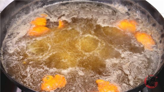锅底烧糊的黑垢怎么去除，用橘子皮可以吗？