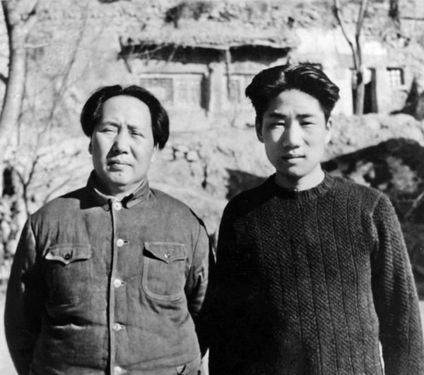 毛岸青找对象，毛泽东警告“别说是我儿子”，结婚时送来两份大礼