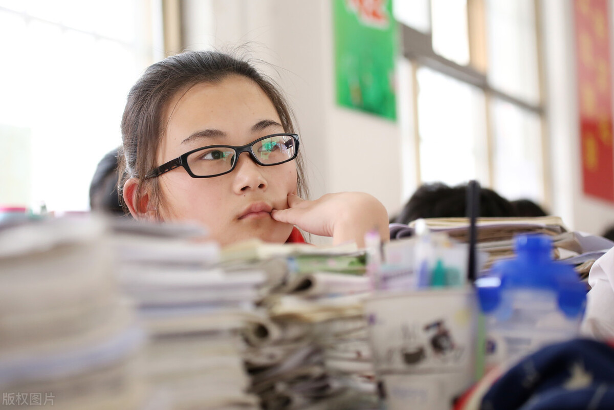 高中学生半夜11点多才睡觉，早上5点半就起床，这样好吗？