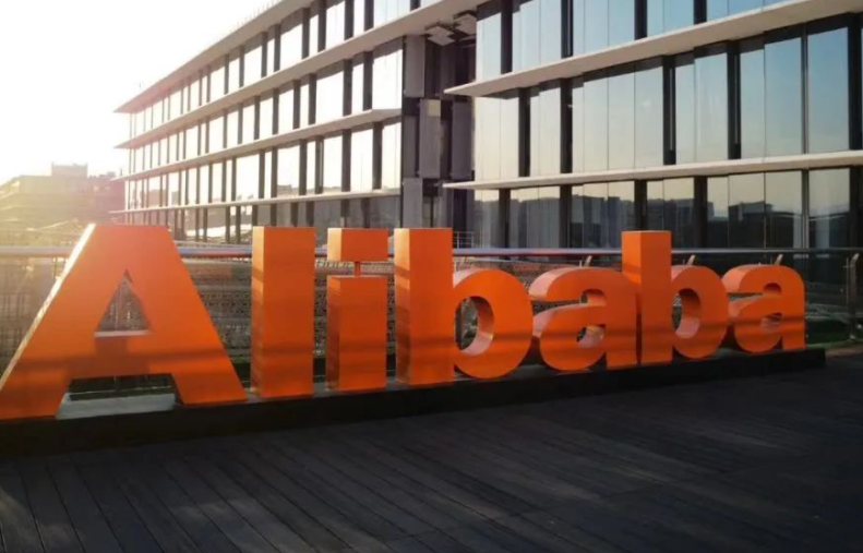 马云：24岁大学毕业，普通人到首富，再回首才发现他成功是必然的