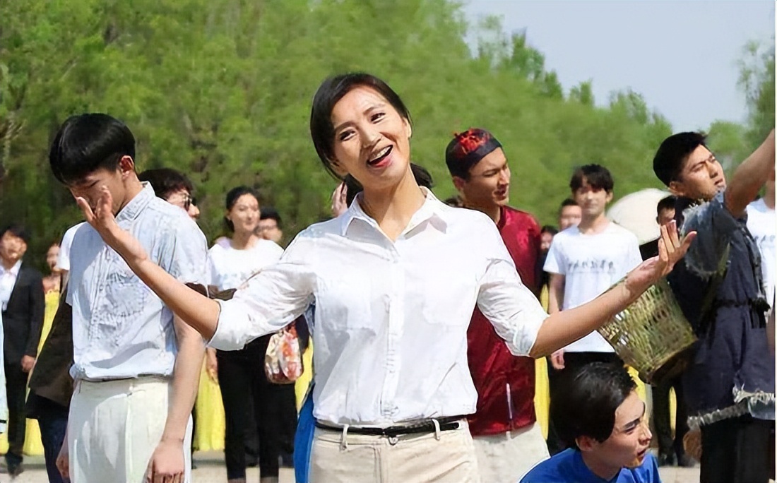 长着一张红颜祸水的脸，感情经历却洁白如纸，这12位女星太稀缺