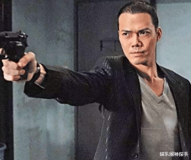 “Laughing哥”一双儿女长大了，女儿神似父亲，6岁儿子很帅气