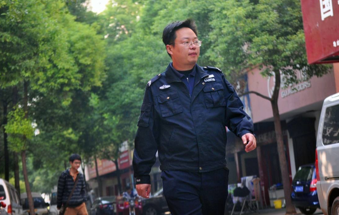 昔日的湖北高考状元，31岁任清华副教授，却从加拿大大桥一跃而下