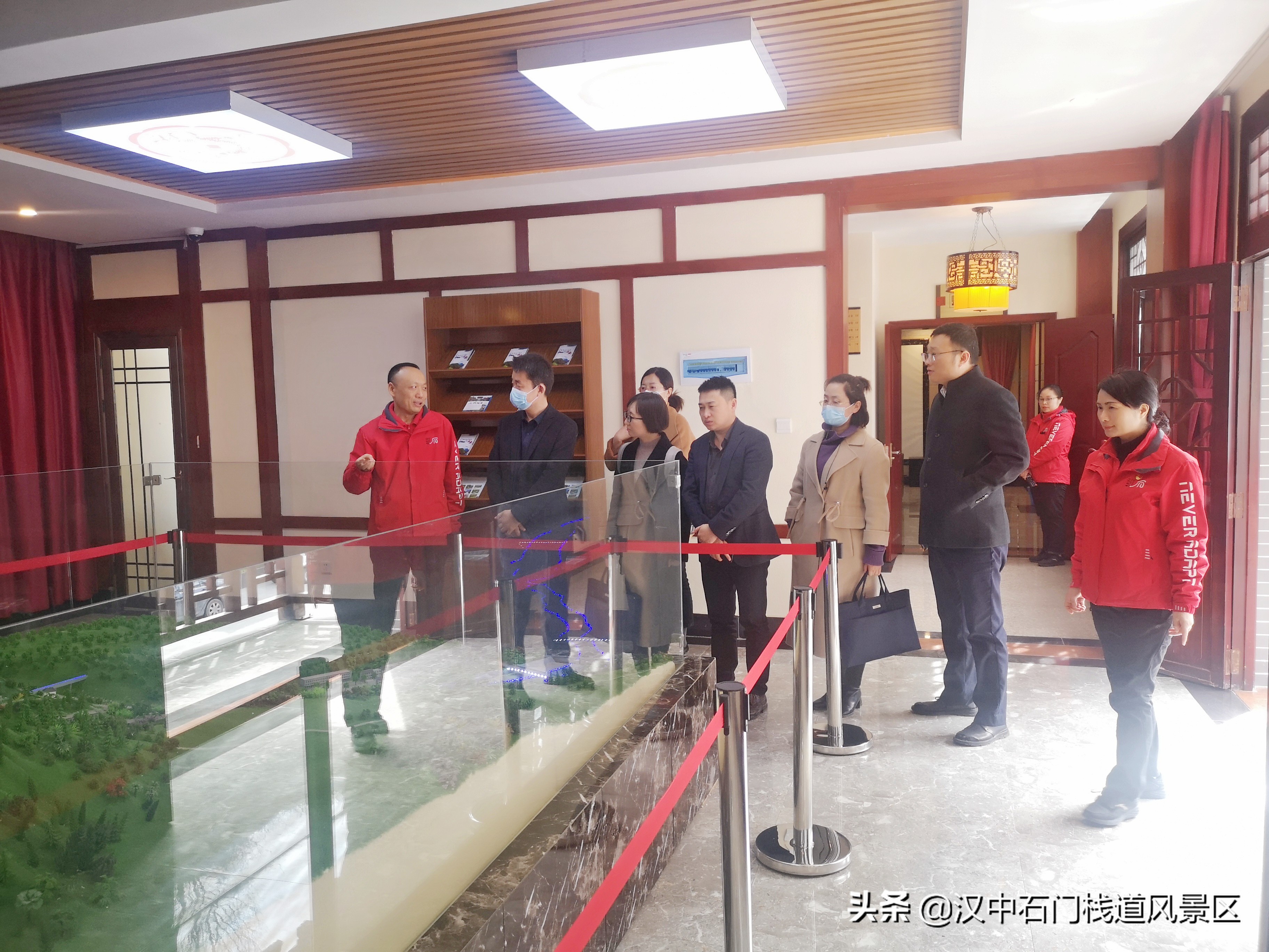 多家企业到石门栈道学习质量管理