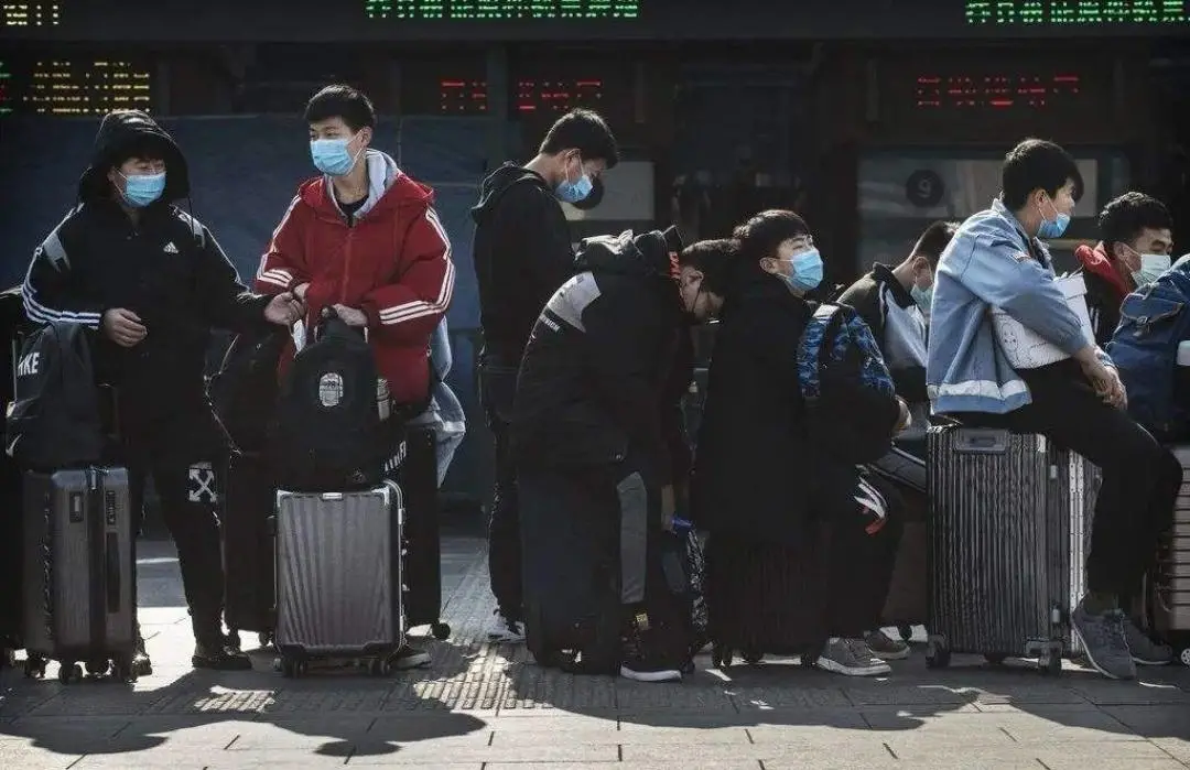 疫情下的留学生归国就业:死磕大厂,平均月薪12.5K?