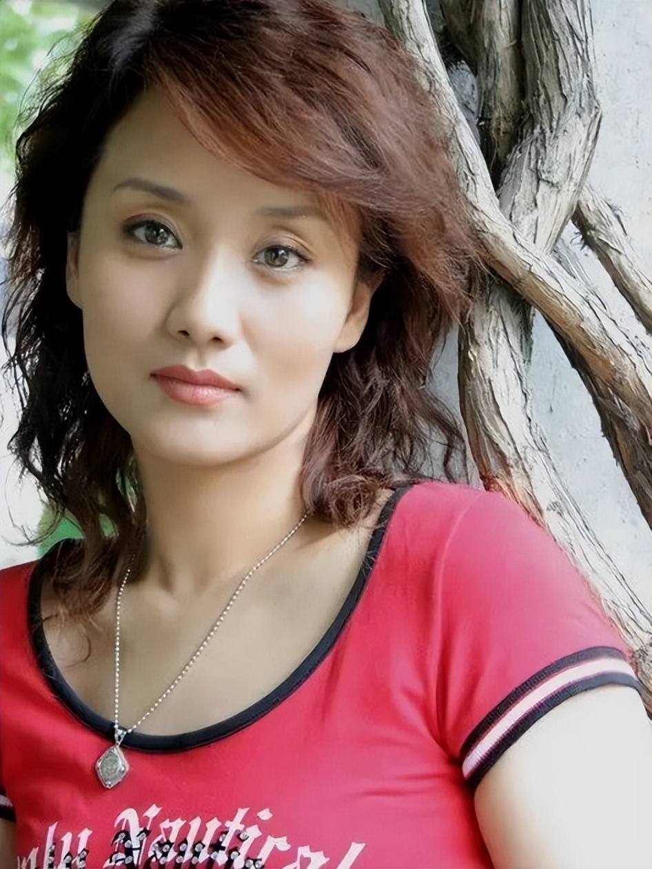 14位贤良的“妈妈专业户”女星，年轻时个顶个是美人坯子