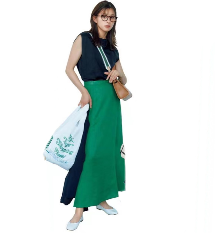 不愧是色彩王者，一穿就惊艳！6类“配色穿搭”，讲究女人最喜欢