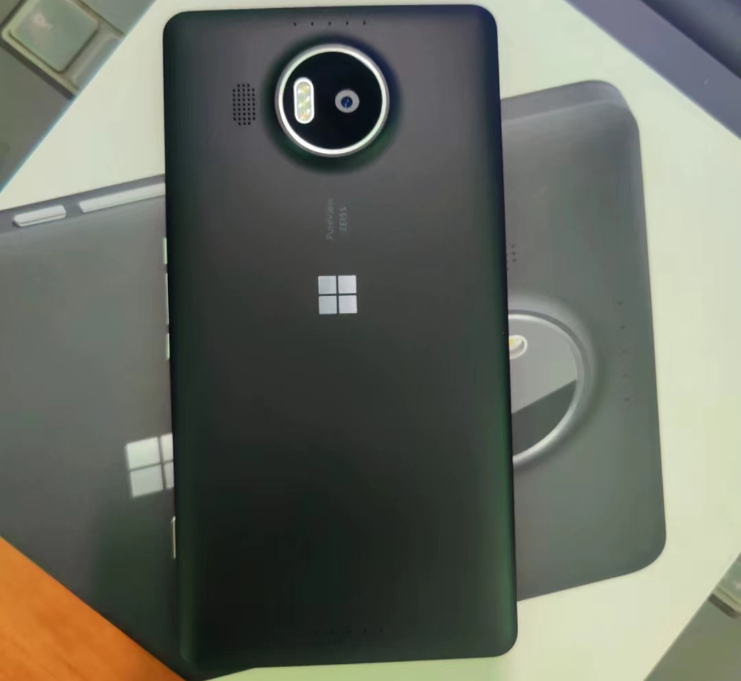 花700元入手诺基亚Lumia950，媳妇骂我败家，我笑她不懂情怀