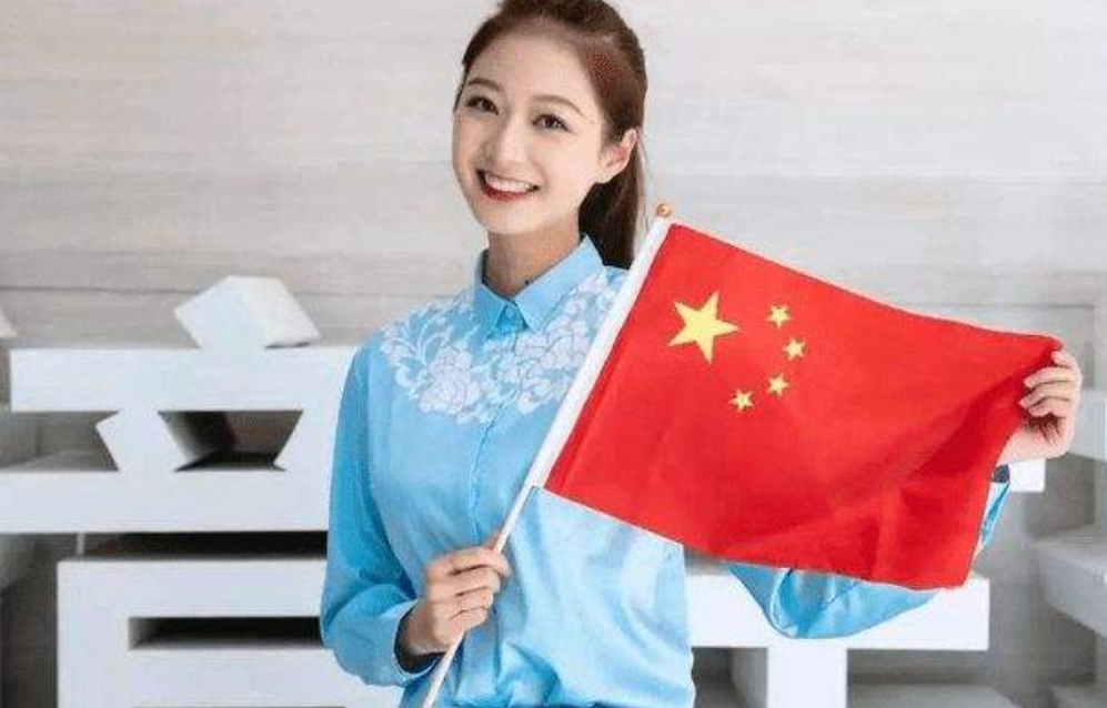 “中传校花”冯琳，成为北京冬奥会火炬手，却被网友质疑德不配位