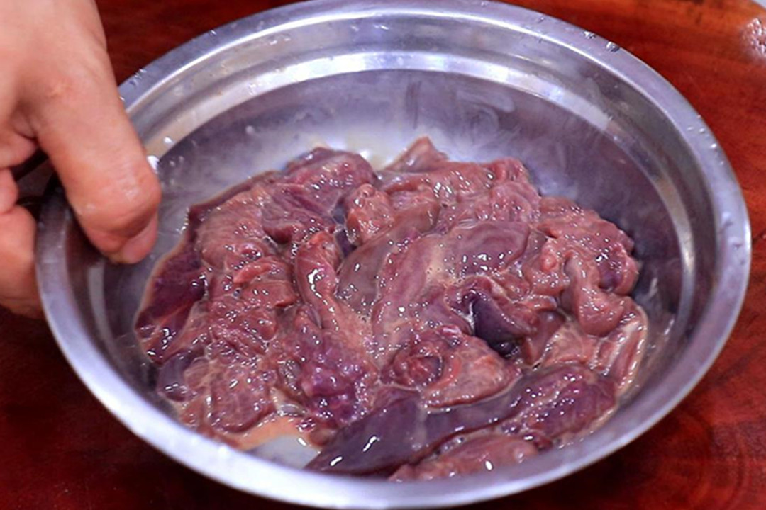 男性过了五十岁后，多食这三样，每周两次，补肝益肾，回到二十岁