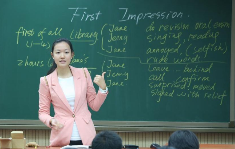 中小学教师“喜从天降”，2022年有望涨工资，哪些老师在范围内呢