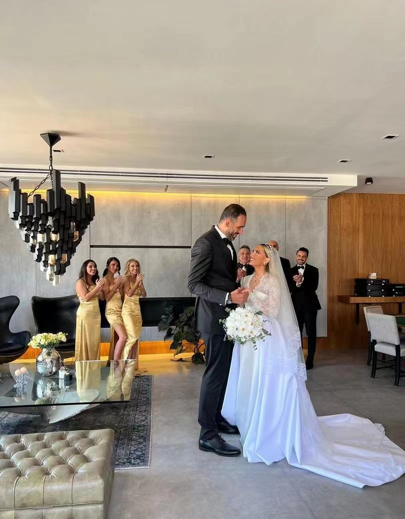 37-year-old Haddadi Iran married, the couple height difference of 50 cm! He  was a domestic abusive girlfriend during the NBA - laitimes