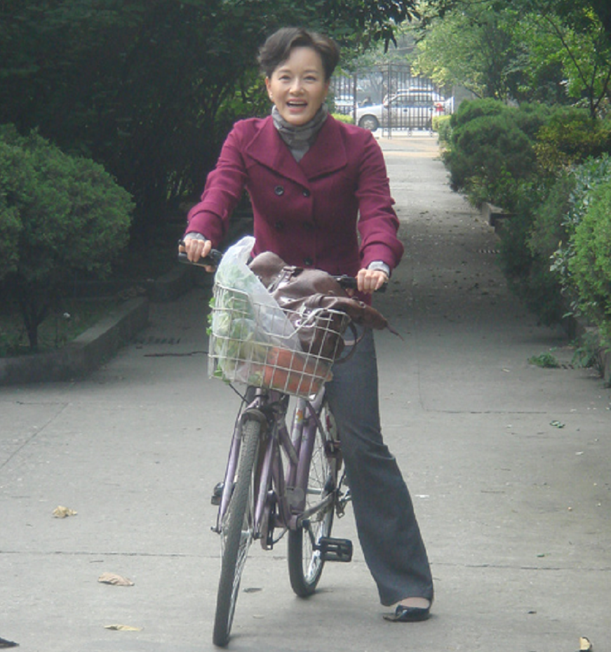 石爻：从主持人到知名演员，怀感恩之心，与圈外丈夫低调生双胞胎