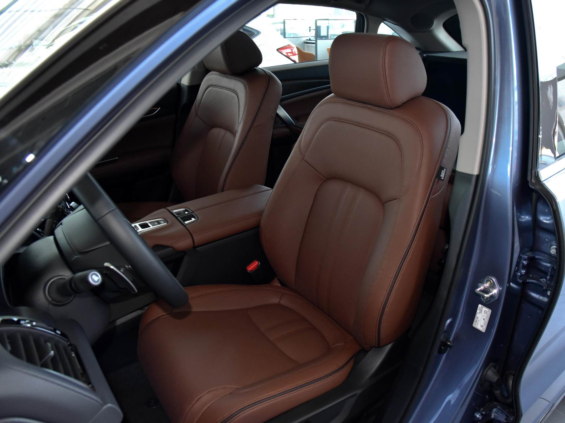 魁梧的中型SUV，省油又省心，家用好车，实拍冠道