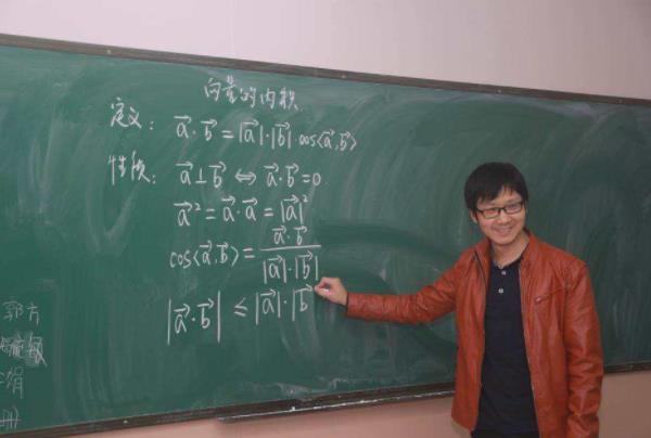 00后青睐的十大专业，法医学排名第二，榜首竟是“冷门专业”